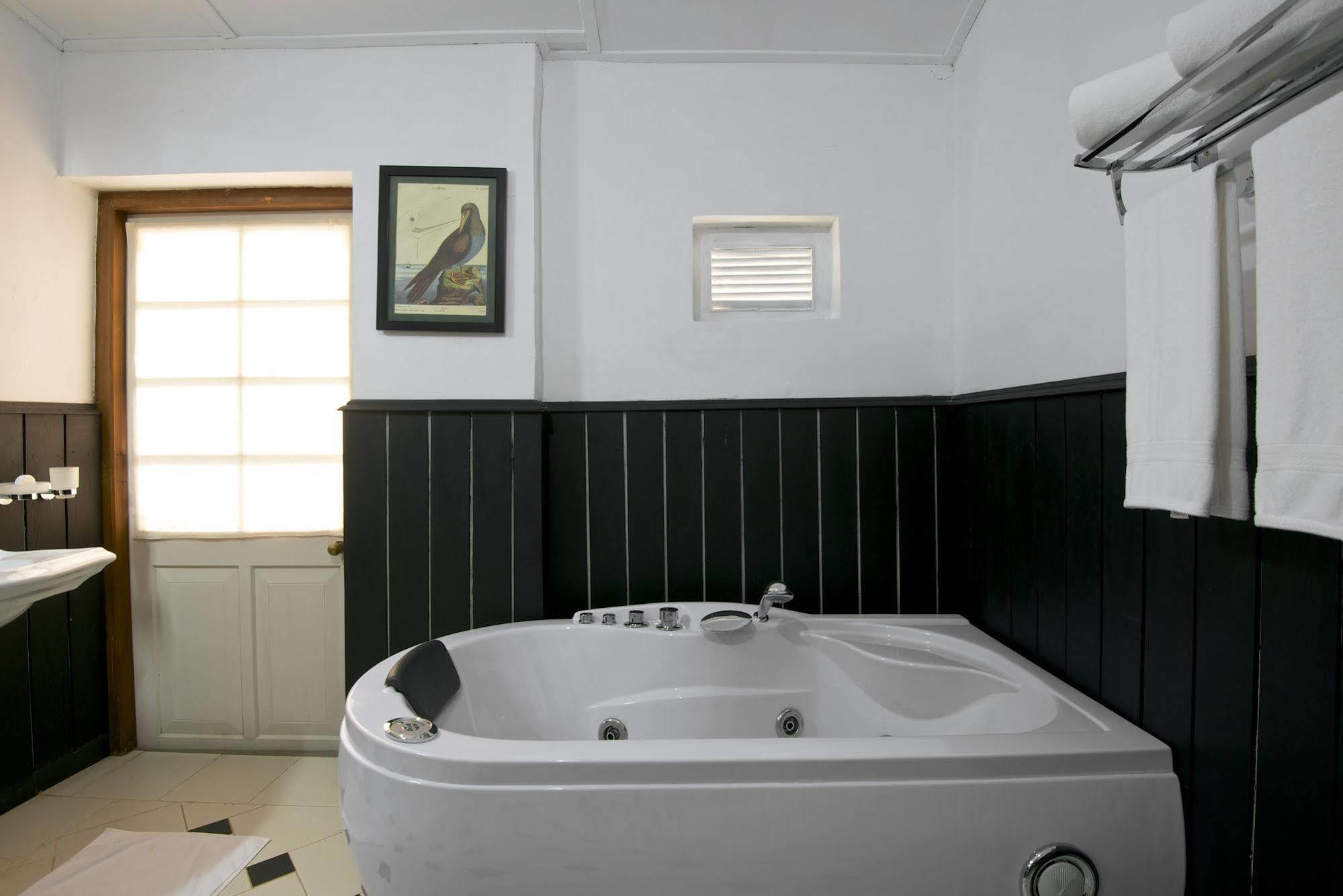 Mountbatten Bungalow- Thema Collection แคนดี้ ภายนอก รูปภาพ